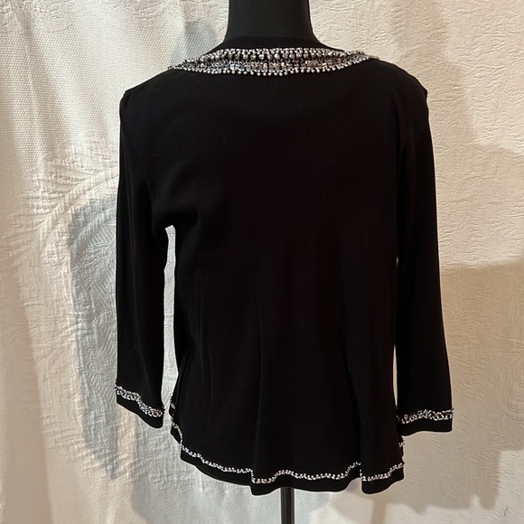 Faith Resortwear sweater set, size medium - Picture 7 of 16